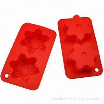 Snowflake-shaped Silicone Cake Mold
